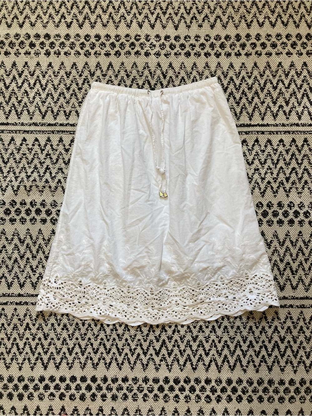 Metro Wear White A-Line Skirt with Lace Hem
